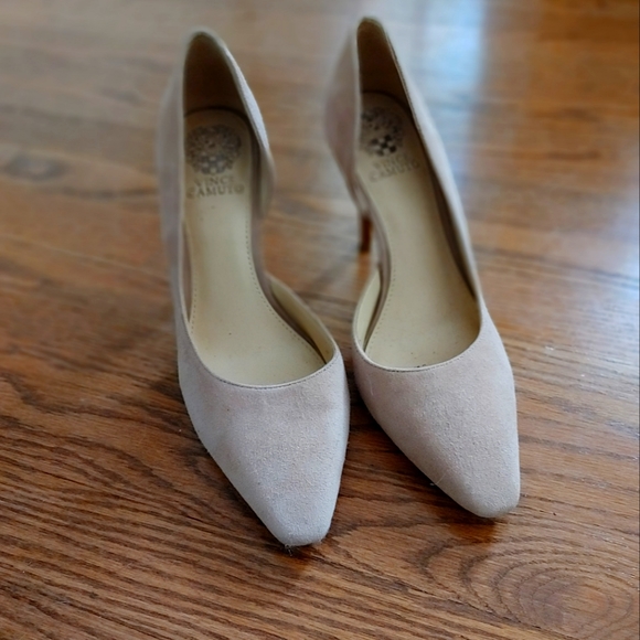 Very light pink 🩷 Vince Camuto stilletos - Picture 2 of 3